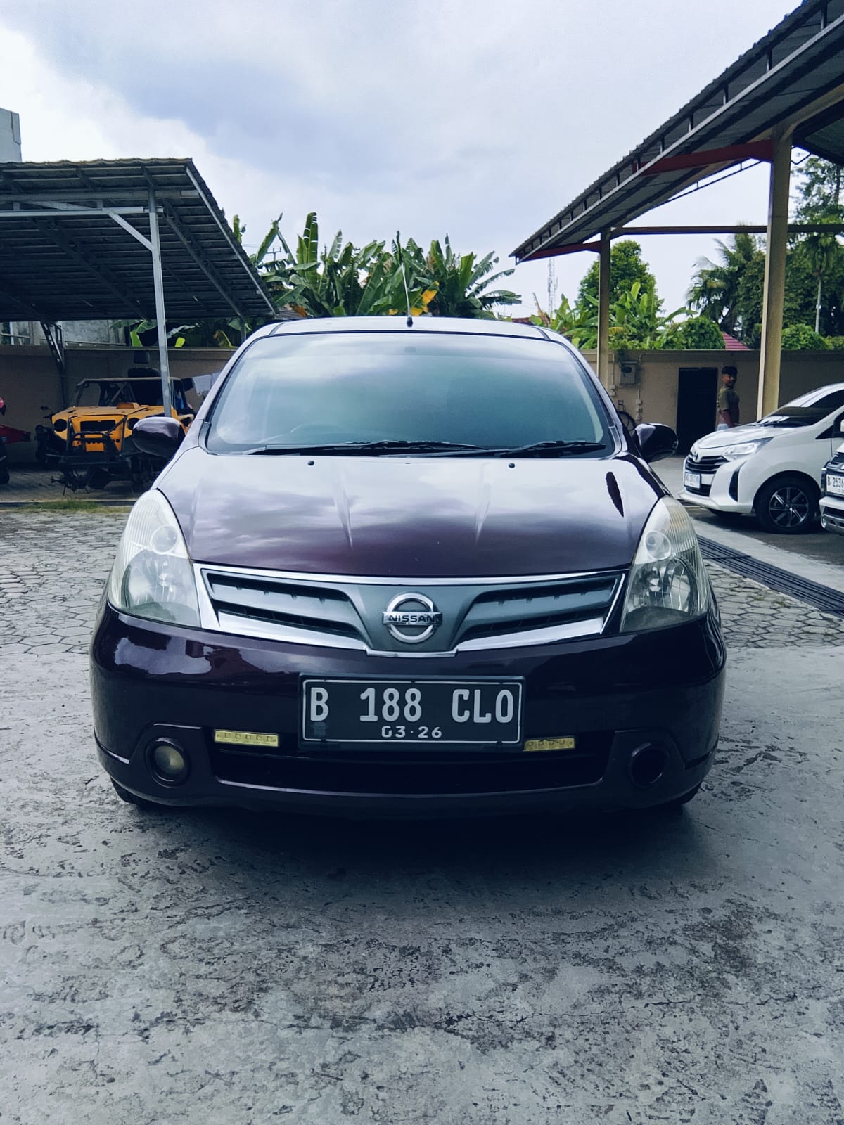 Nissan GRAND LIVINA