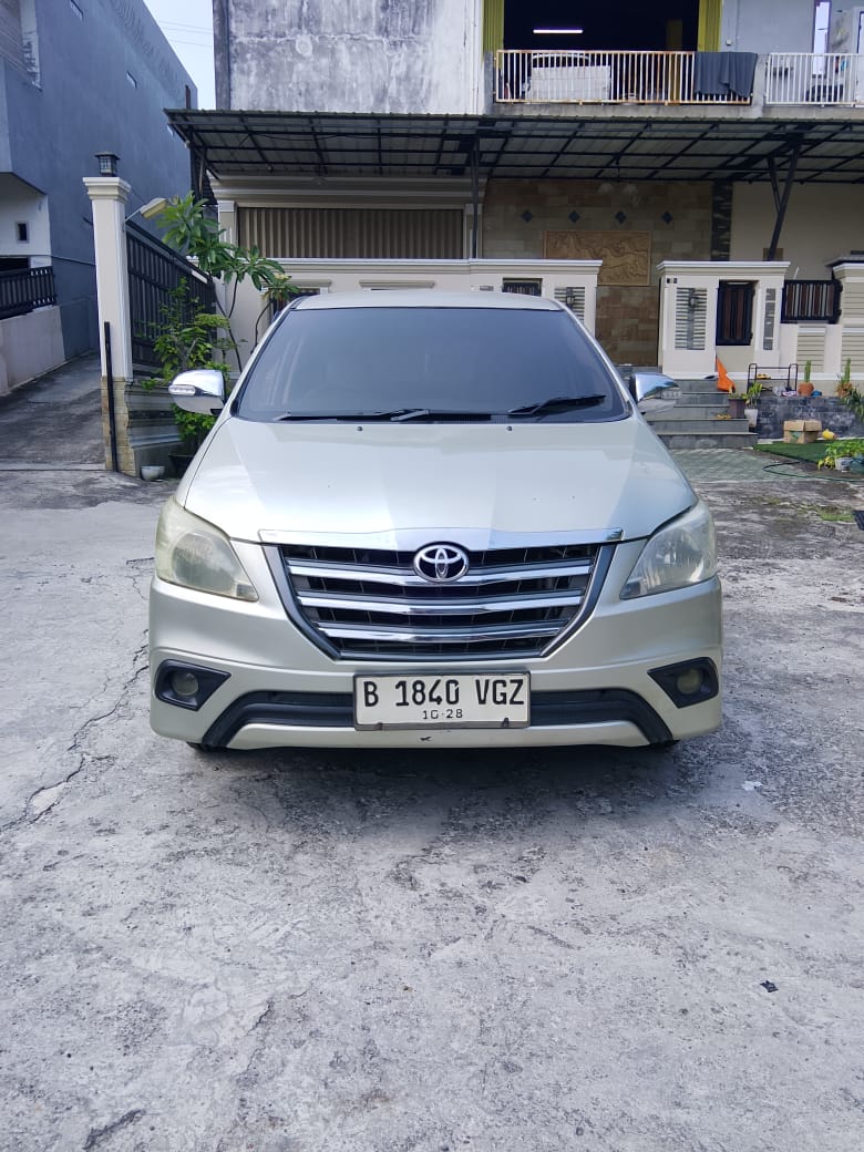 KIJANG INNOVA E MT