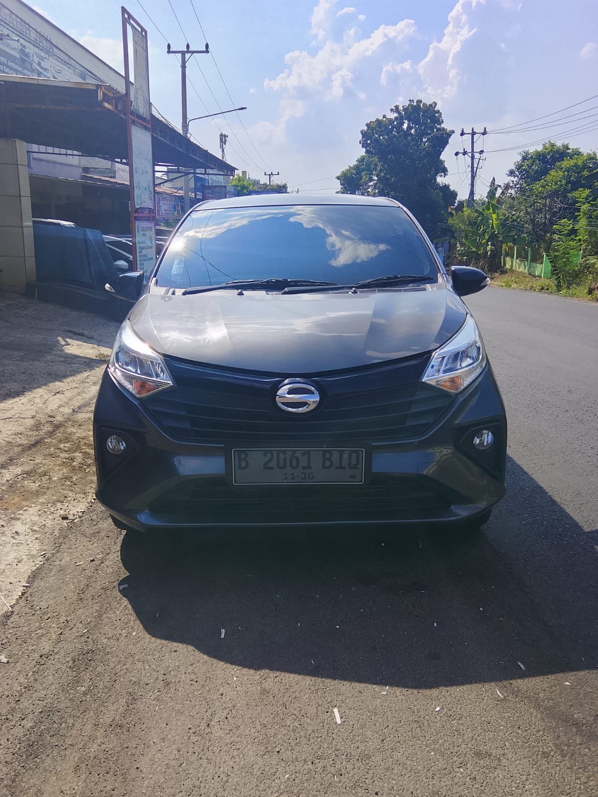 Daihatsu SIGRA M MT