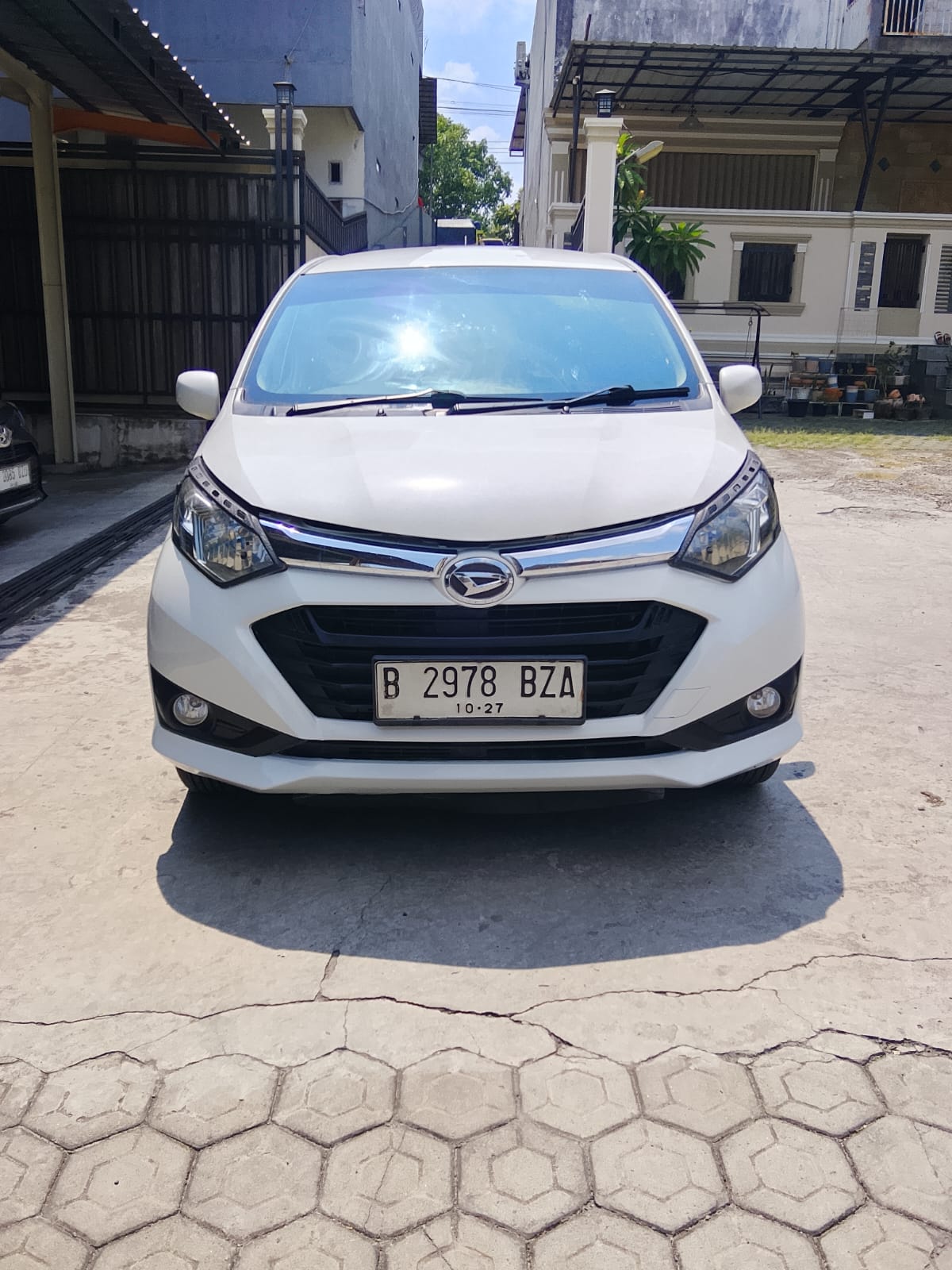 Daihatsu SIGRA M MT