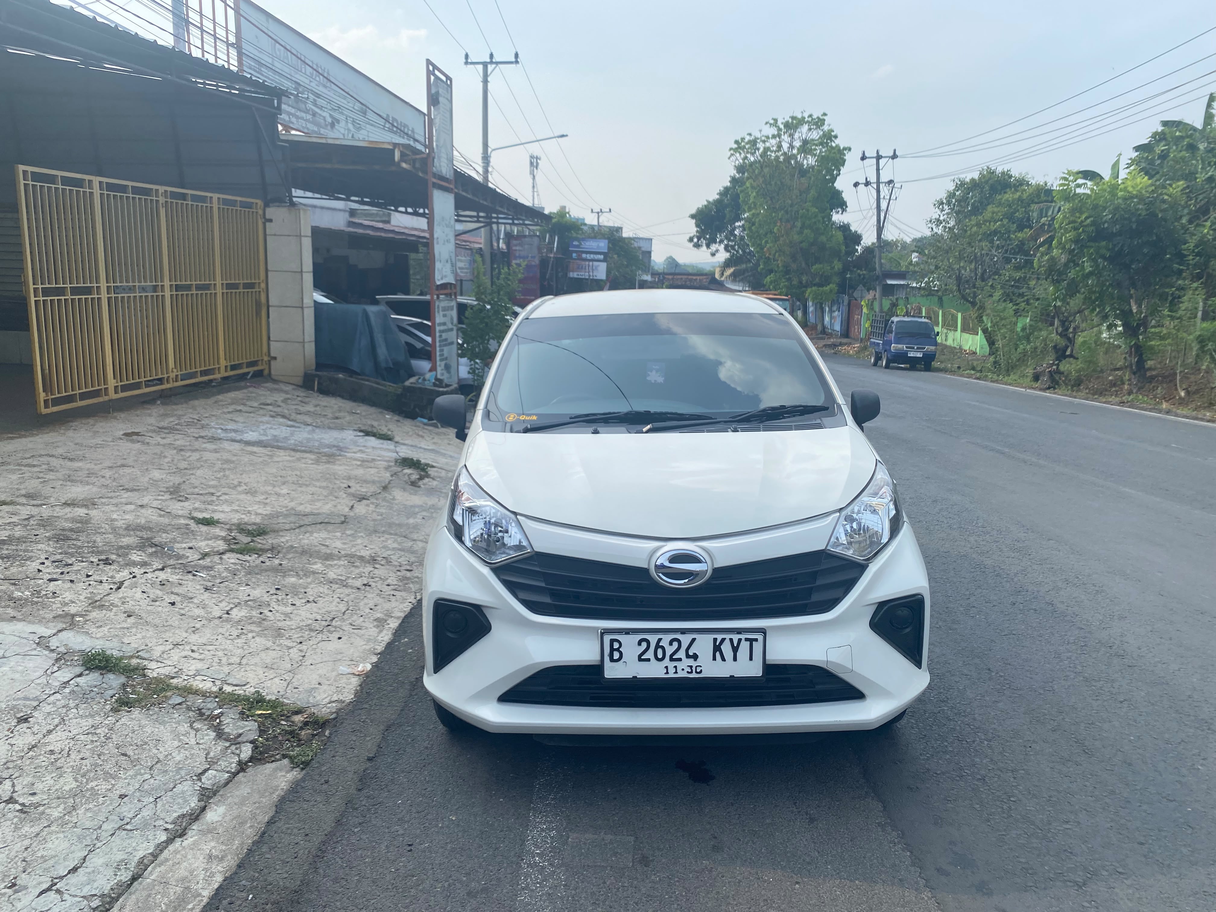 Daihatsu SIGRA D MT