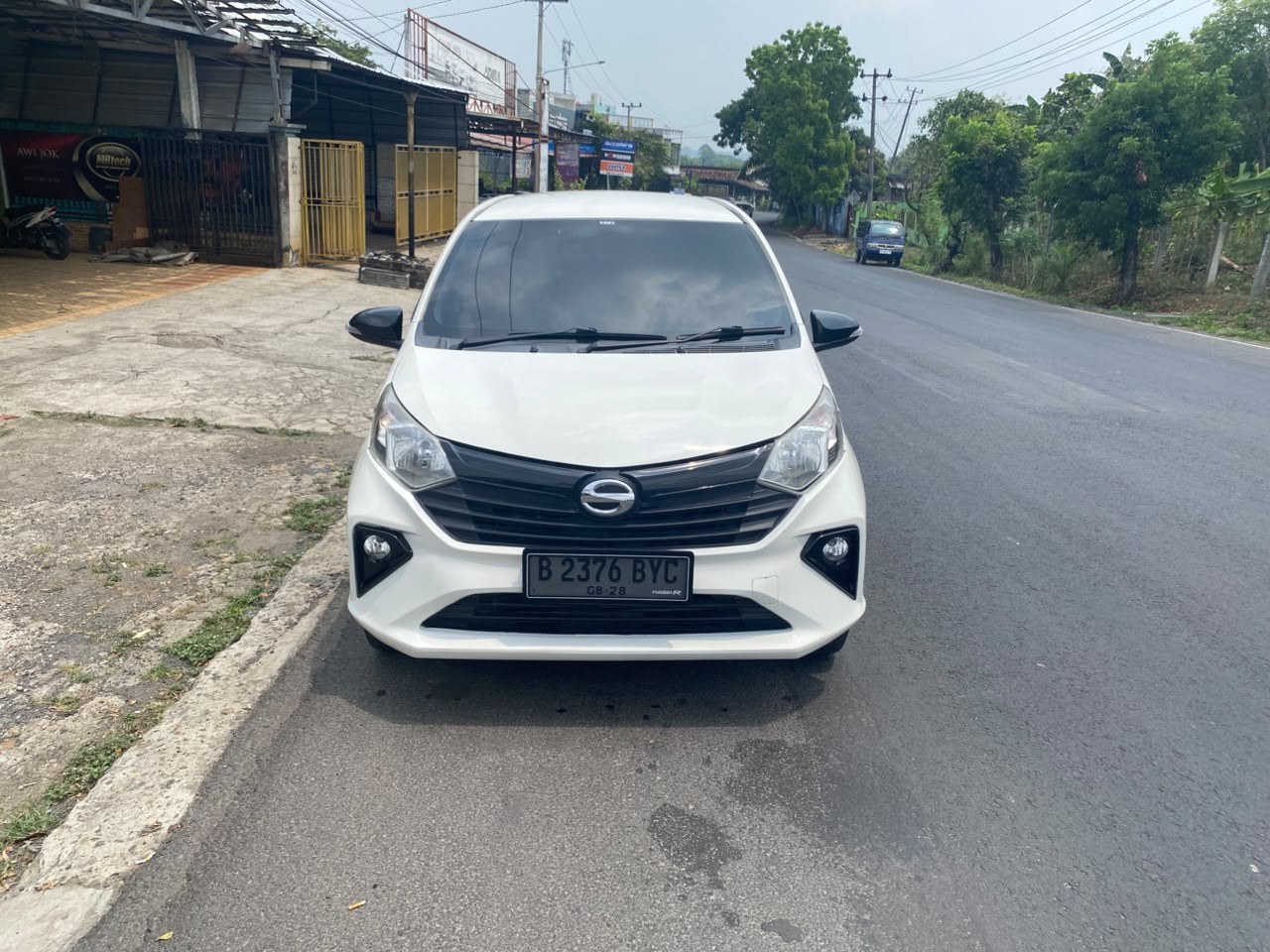 Daihatsu SIGRA M MT