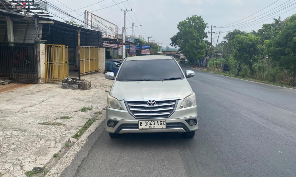 Toyota KIJANG INNOVA E MT